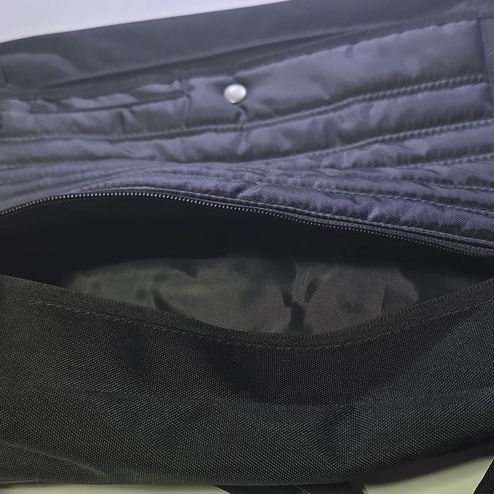 OGIO Classification 03507 Black Nylon Messenger Bag Padded Fits 15